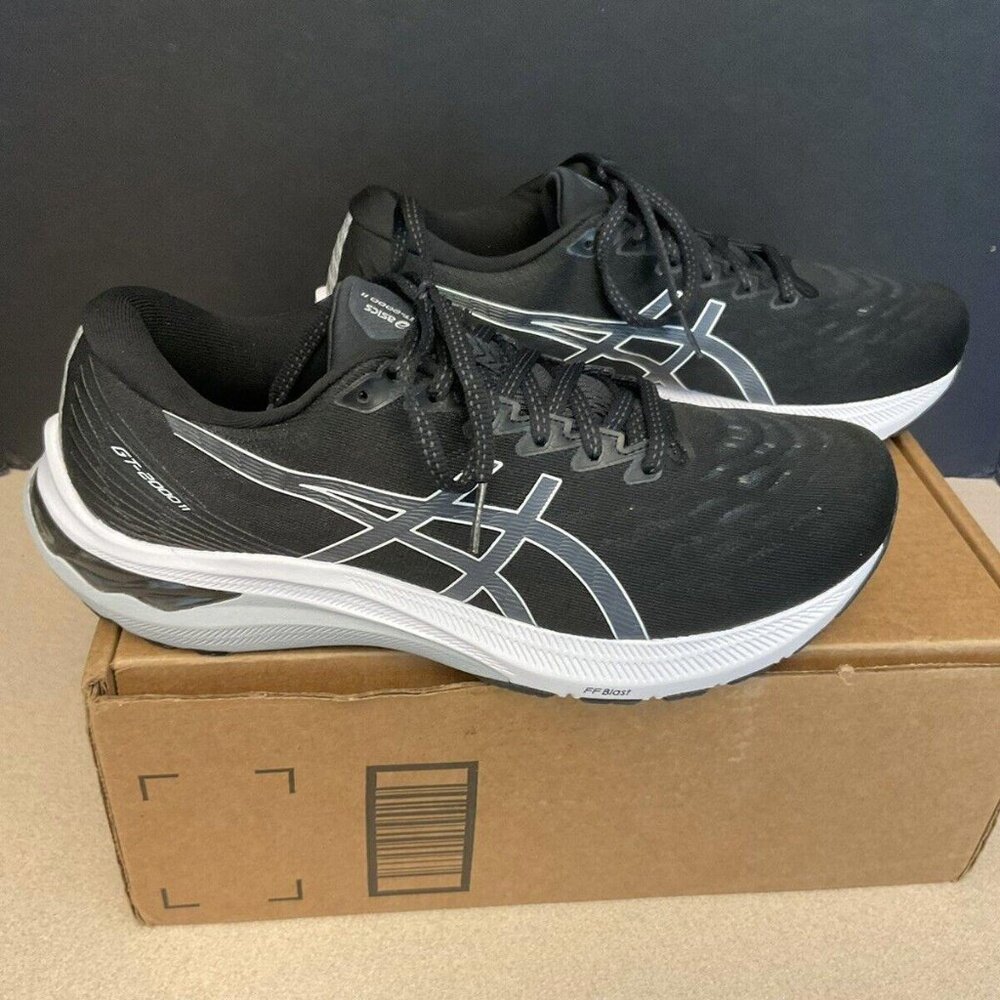 New! Womens ASICS GT-2000 11 Black/White Running Shoes. Size 8. Awesome Shoes!